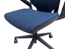Grade A Refurbished Steelcase Gesture Office Chair – Navy image 8