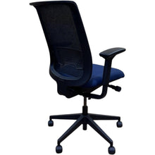 Refurbished Steelcase Reply Chair – Lumbar Support, 4D Armrests, Excellent Condition image 4