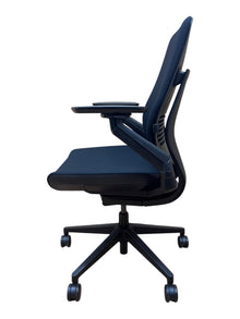Grade A Refurbished Steelcase Gesture Office Chair – Navy image 9