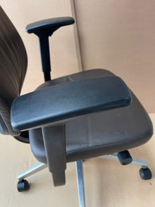 Steelcase Reply Brown Leather Office Chair – Refurbished image 7