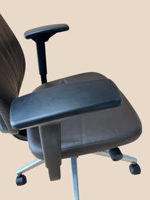 Steelcase Reply Brown Leather Office Chair – Refurbished image 7