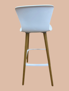 Refurbished Sedus se:spot Bar Stool – White, Wooden Legs image 4
