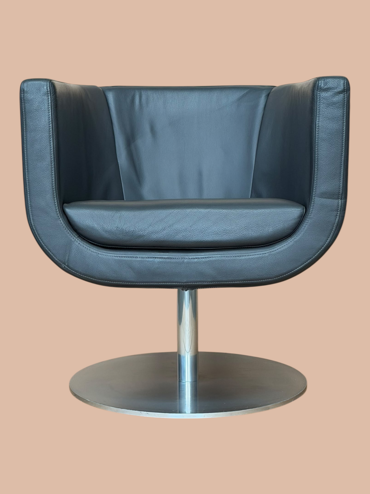 Refurbished B&B Italia Tulip Leather Swivel Armchair – Black