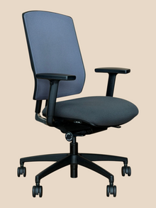 Refurbished Boss Design Felix Grey Mesh Office Chair image 2