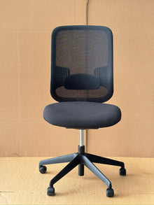 Orangebox Do Armless Black Mesh Chair – Refurbished image 2