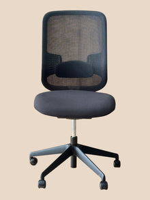 Orangebox Do Armless Black Mesh Chair – Refurbished image 2