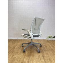 Humanscale Diffrient World Ergonomic Task Chair – White Grey – Refurbished