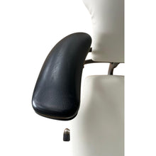 Refurbished Humanscale Freedom Chair – New Cream White Leather image 7
