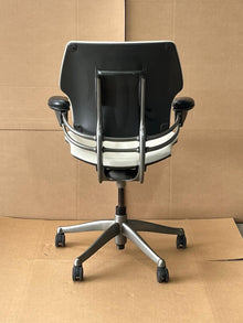 Refurbished Humanscale Freedom Chair – New Cream White Leather