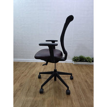 Refurbished Senator Fuse Office Chair – Leather Seat, Fully Adjustable