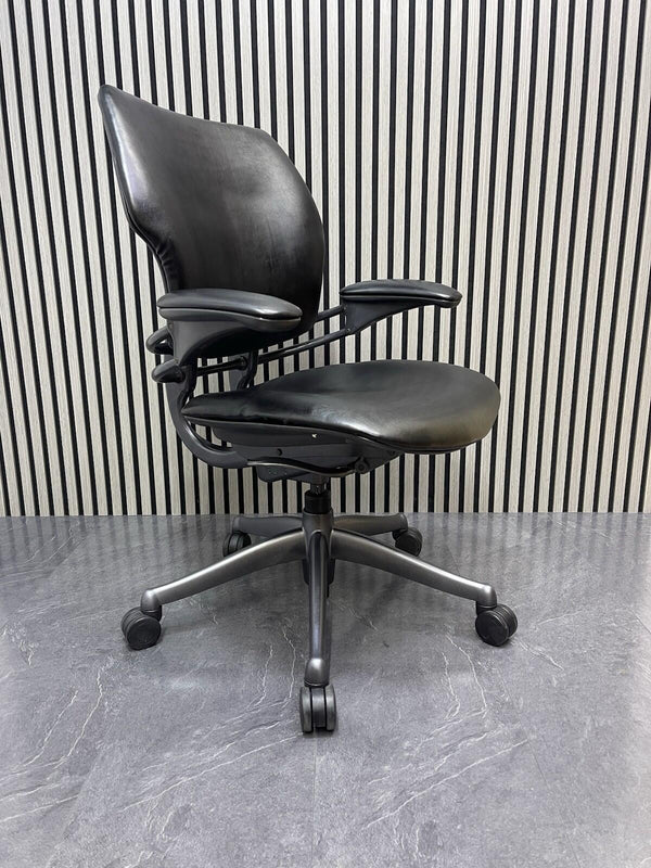 Humanscale freedom chair In Black Leather  Gel Armrests UK Delivery