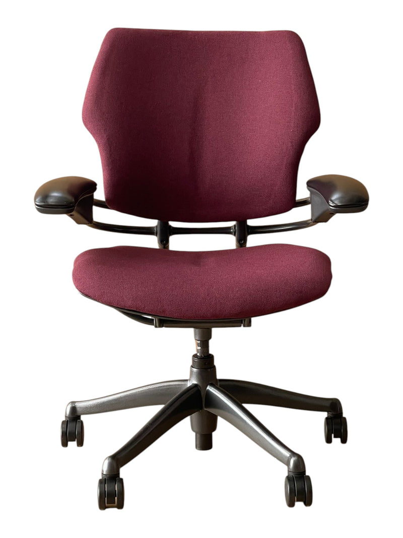 Refurbished Humanscale Freedom task chair in burgundy fabric – front view