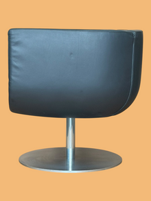 Refurbished B&B Italia Tulip Leather Swivel Armchair – Black image 4