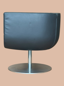 Refurbished B&B Italia Tulip Leather Swivel Armchair – Black image 4