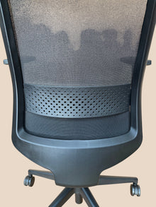 Refurbished Bestuhl S30B Mesh Office Chair in Black image 10