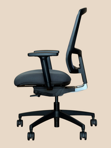 Refurbished Boss Design Felix Grey Mesh Office Chair image 5