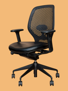 Refurbished Orangebox Ara Task Chair – Black Leather Seat image 3