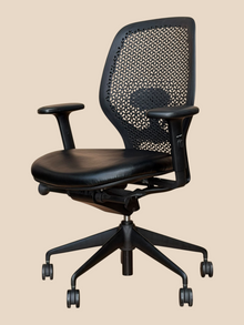 Refurbished Orangebox Ara Task Chair – Black Leather Seat image 3