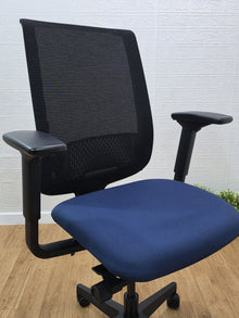 Steelcase Reply Blue Seat & Black Mesh Chair – Refurbished image 7