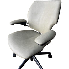 Humanscale Freedom Executive Office Chair image 2
