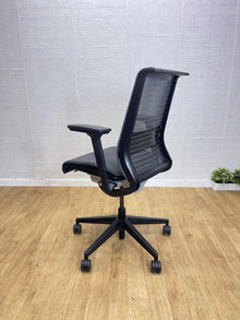 Steelcase Think V1 Ergonomic Office Chair – Lumbar Support – Grey