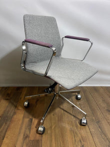 Refurbished Pilot Low Swivel Chair – Low Back (RRP £1,087)