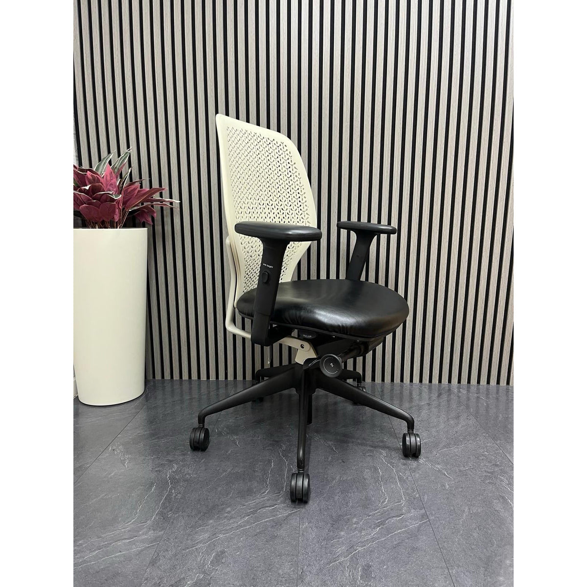 Orangebox Ara – Black Leather Seat– Lumbar Support  –Rrp£759 - UK Delivery