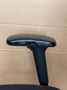 Senator Agitus High-Back Mesh Chair with Headrest – Refurbished image 10