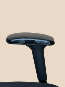 Senator Agitus High-Back Mesh Chair with Headrest – Refurbished image 10