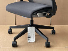 Refurbished Steelcase Think V1 Task Chair – Great Condition, Multiple Available