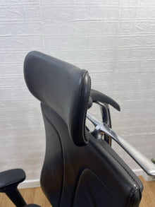 Refurbished Senator Agitus Executive Office Chair – Black Leather