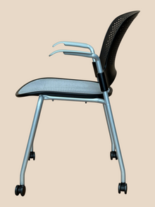 Refurbished Herman Miller Caper Mobile Chair Grey image 4