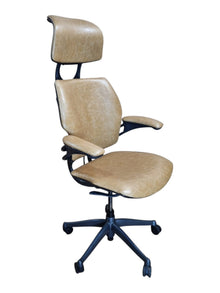 Refurbished Humanscale Freedom Headrest Chair – Distressed Cream image 1