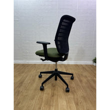 Refurbished Senator Fuse Adjustable Office Chair – 4D Armrests