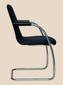 Refurbished Orangebox Go Visitor Chair in Black image 2