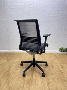 Steelcase Think V1 Ergonomic Office Chair – Lumbar Support – Grey
