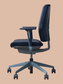 Refurbished Senator Freeflex Task Chair – Black Fabric, Grey Frame image 4
