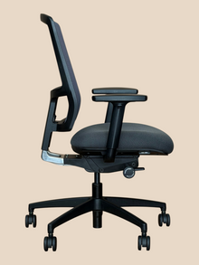 Refurbished Boss Design Felix Grey Mesh Office Chair image 3