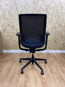 Refurbished Steelcase Reply Chair – Lumbar Support, 4D Armrests, Excellent Condition