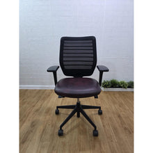 Refurbished Senator Fuse Office Chair – Leather Seat, Fully Adjustable