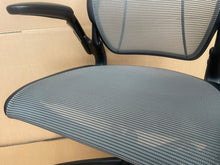 Humanscale Diffrient World Grey Mesh Chair – Refurbished image 10