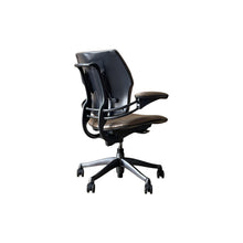 Humanscale Freedom Chair In Brown Patterned Leather - UK Delivery Rrp £1149 image 4
