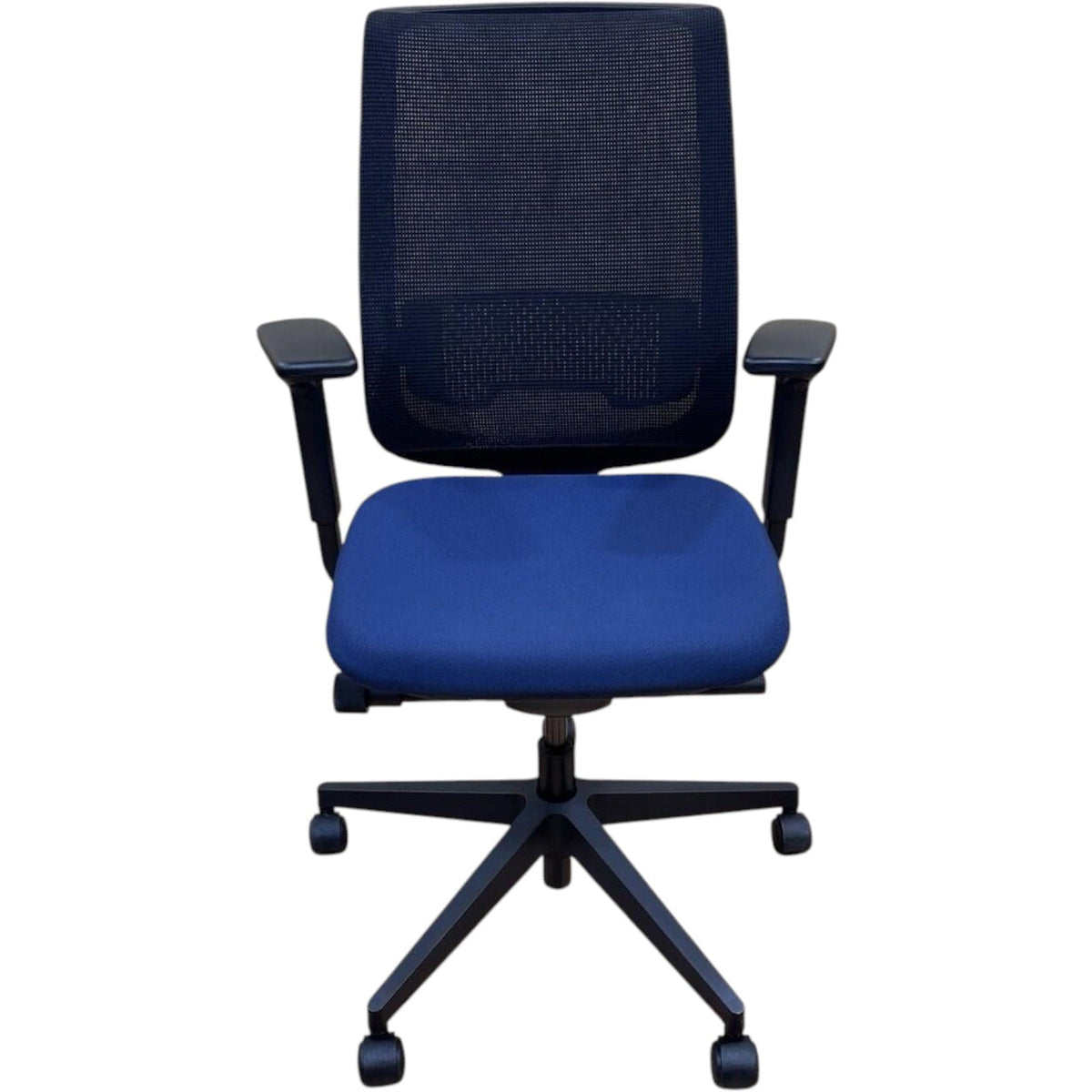 Refurbished Steelcase Reply Chair – Lumbar Support, 4D Armrests, Excellent Condition