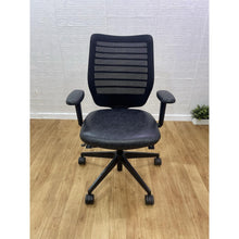 Refurbished Senator Fuse Adjustable Office Chair – 4D Armrests (Black)