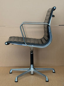 Refurbished Vintage ICF EA 108 Leather Conference Chair image 4