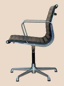 Refurbished Vintage ICF EA 108 Leather Conference Chair image 5