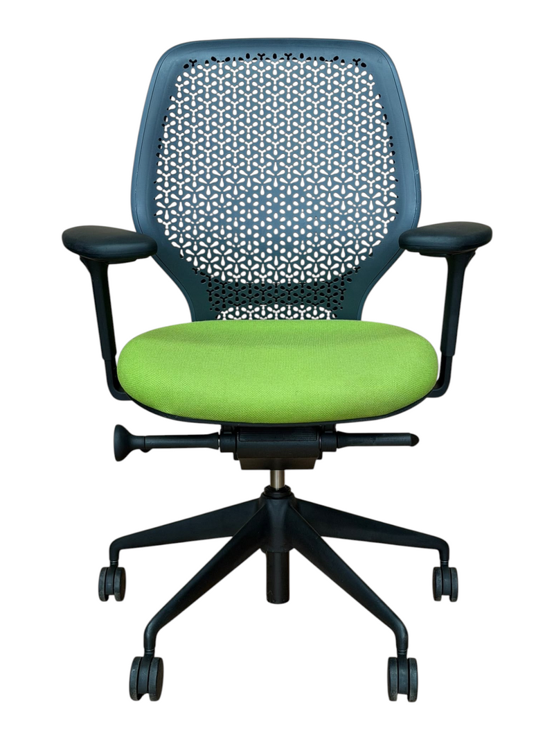 New Orangebox Ara task chair with green seat – front view