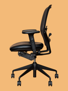 Refurbished Orangebox Ara Task Chair – Black Leather Seat image 4