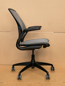 Humanscale Diffrient World Grey Mesh Chair – Refurbished image 3