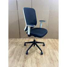 Refurbished Orangebox Do Chair – White/Black, Recline, Armrests, Lumbar image 2